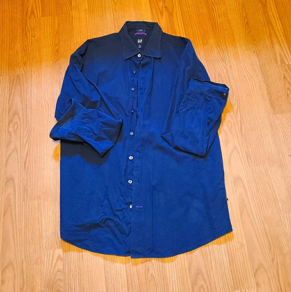 GAP LONG SLEEVE BUTTON DOWN  xl